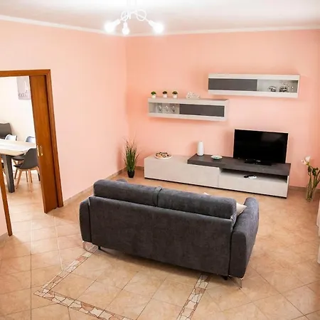 Pinna's House-spaziosa Casa A Tatil Evi *